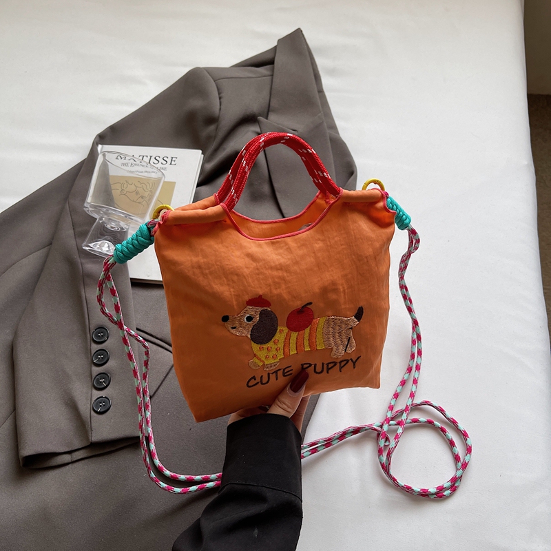 Japanese-Style Cute Embroidered Dachshund Bucket Bag for Women 2025 New Model Phone Bag Versatile Commuter Shoulder Crossbody Bag