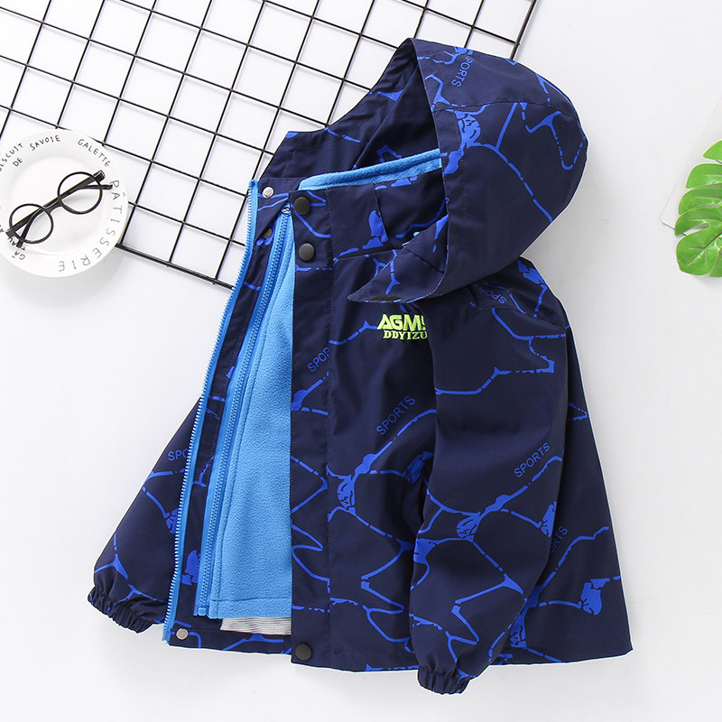 Boys coat 2021 new children's assault baby's cashmere winter clothes can be removed from the three - in - one coat