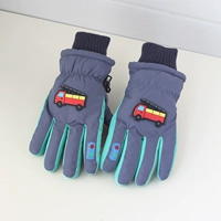 Серая пожарная машина рекомендуется для детей 5-8 лет.