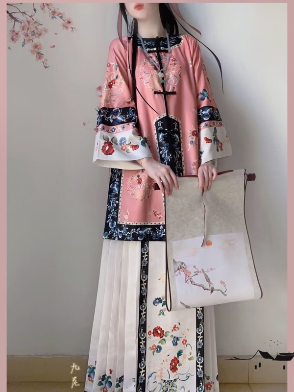 Qing Dynasty Women's [Manman] Opera-Style Restored Double-Breasted Round-Neck Traditional Ethnic Clothing with Intricate Printing, New Model