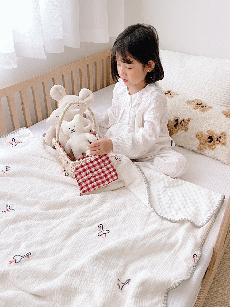 Gauze air-conditioning blanket baby bean blanket children's thickened washable baby blanket blanket coral fleece toddler blanket