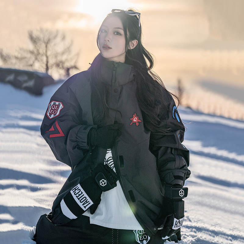 Qleo Obsidian Black Warrior New Ski Suit Set for Women with Fleece 3L Hooded Jacket Waterproof and Wear-Resistant Ski Pants for Men