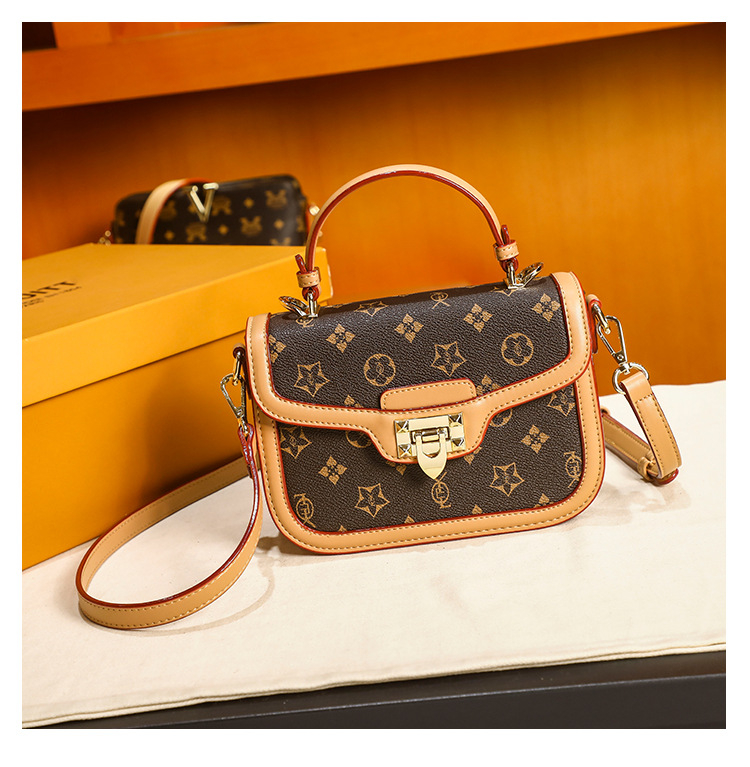 French special cabinet MDITCK ~ new genuine leather printed fashion temperament Single shoulder sloped small square bag handbag