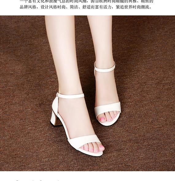 2018 khóa bạc mới với đế dày với sandal cao gót nữ mùa hè gợi cảm hoang dã 33 thước vàng cao gót nữ giày sandal nữ tốt