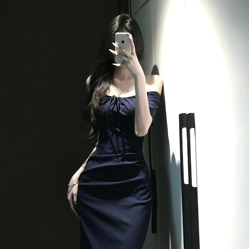 French-Style Elegant and High-End Square-Neck Blue Dress for Women, Summer 2026 New Model, Waist-Cinching, Very Beautiful Bodycon Dress