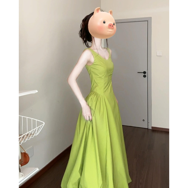 French-Style Stunning Green Spaghetti Strap Dress for Women, Early Summer 2026 New Model, Sleeveless Square Neck Slim-Fit Long Dress