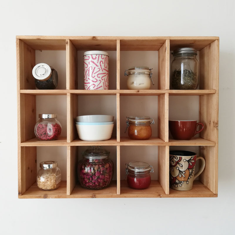 Pastoral room decorations put things in the tea set coffee cup storage shelf shelf hanging solid wooden grid on the wall