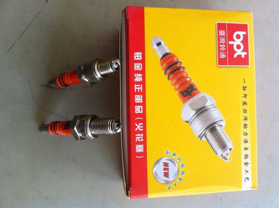 Common A7TC boutique locomotive spark plugs such as curved beam 100110 fire nozzle pedal GY6125 Tianjian YB25