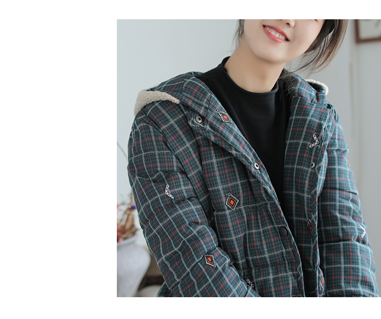 Sản phẩm tai nhỏ 2018 thu đông mới Quần áo cotton thêu trùm đầu ngắn quần áo ngắn bằng vải cotton nữ áo lông vũ chính hãng