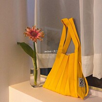 New Korean ins super hot cute small bag womens bag knitted pleated organ bag hand-held shoulder bag solid color all-match