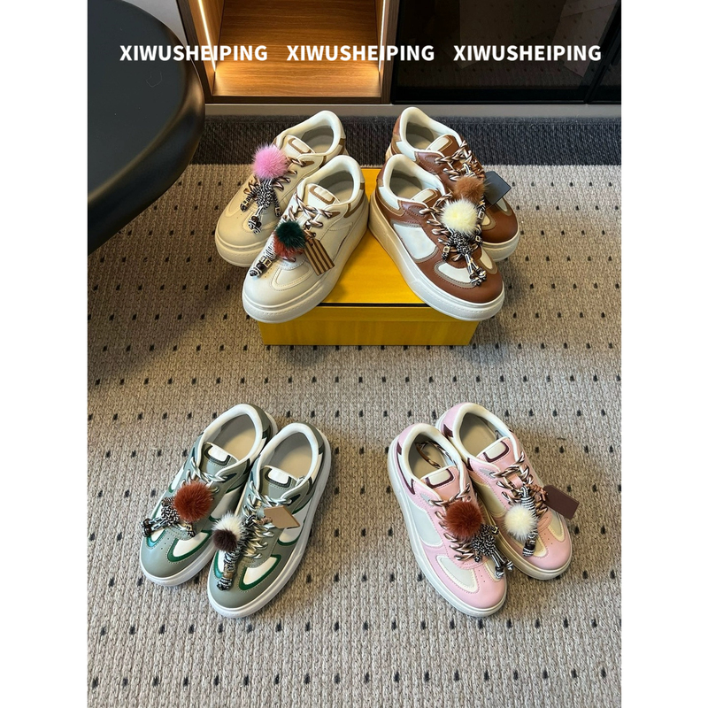 High-End Celebrity Style Fur Ball Casual Shoes for Women, Retro Sports Thick-Soled Shoes, Height-Increasing White Shoes, Platform Shoes