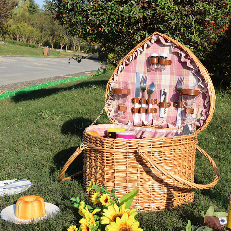 Jojo's L. Pd.Divestiture. Storage Basket, Rattan Picnic Basket with Cutlery for Photos |   Shame Snail