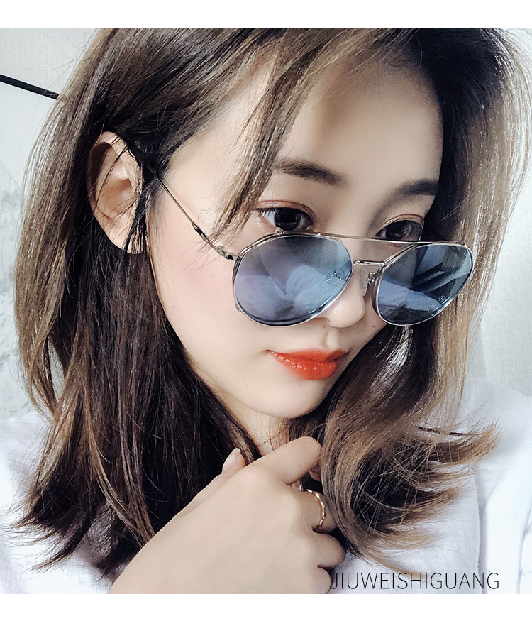 Gương siêu nhẹ kính cận thị kính râm nữ cá tính kiểu clip phân cực tròn mặt kính râm nam có gọng kính cận thị - Kính râm kính chrome hearts