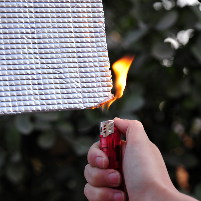 Roof flame retardant sunscreen insulation cotton board color steel tile greenhouse insulation film waterproof insulation board thermal insulation fireproof material