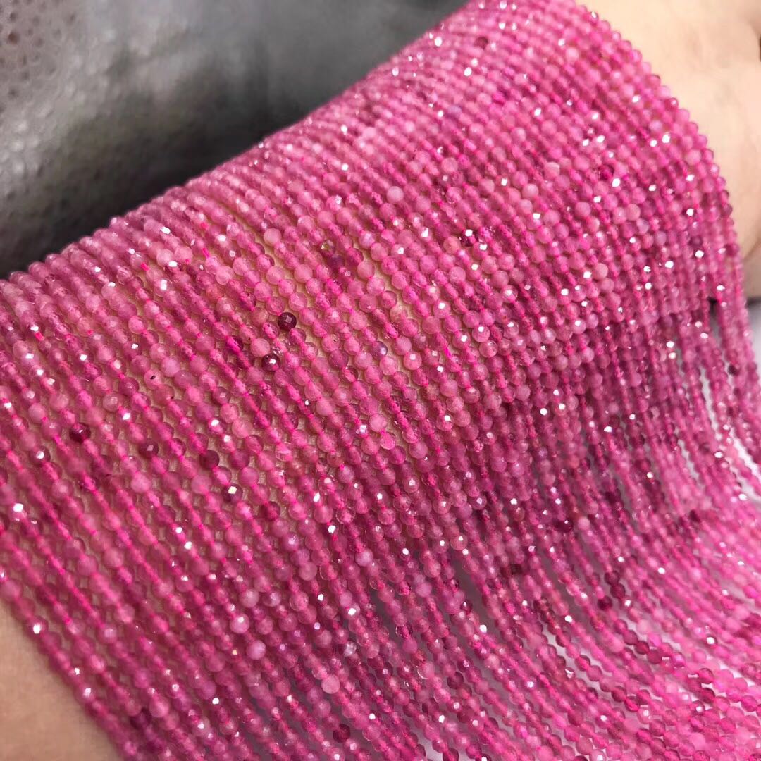 Tourmaline đỏ tự nhiên bán thành phẩm lỏng lẻo cắt góc hạt cườm bóng đá mặt vòng tay vòng chân chuỗi xương đòn tua rua đặc biệt - Vòng chân lắc chân nữ pnj