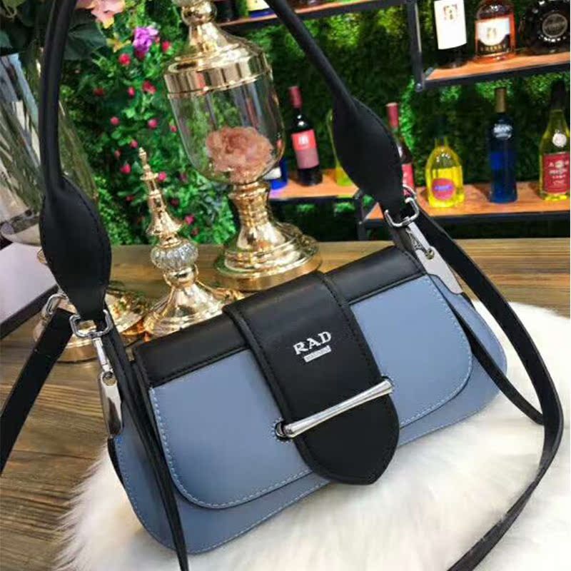Wathet2021 new pattern Saddle bag portable One shoulder Oblique back Color matching Female bag at home and abroad Star of the same style Europe and America fashion trend