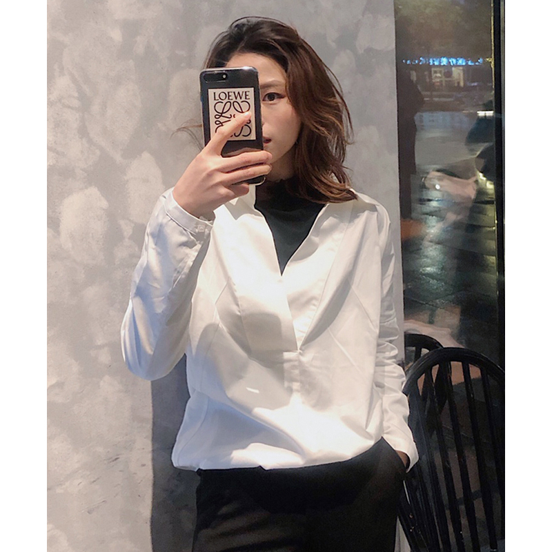 Rui Zhen Duojia Designed a White Shirt for Women with a Unique Design, Niche Retro Hong Kong Style, Spring and Autumn Long-Sleeved Italian Lace Shirt