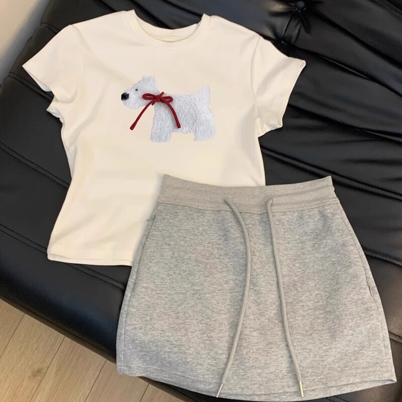 White Short-Sleeved Top, Unique and Beautiful Little Outfit for Early Summer, Ootd Outfit, Korean Style, Very Nice-Looking Sportswear Set