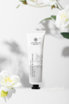 Yazmet Camellia Refreshing and Delicate Hand Cream Moisturizing and Replenishing Anti-Drying and Anti-Cracking Skin Care Products Three Packs