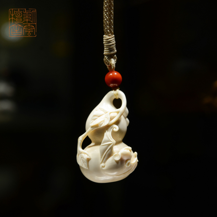Purple Clouds Sandalwood Mammoth Ivory Ice Material Raw Material Pure Hand Engraving Bouquets Boutique Gourmet Foru Pendant has been asked to be set