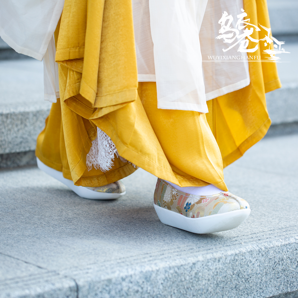 Dengyun Lu Hanfu shoes Wuyixiang thick soles ancient high heels woven gold waterproof non-slip increased women's bow shoes cloud head shoes