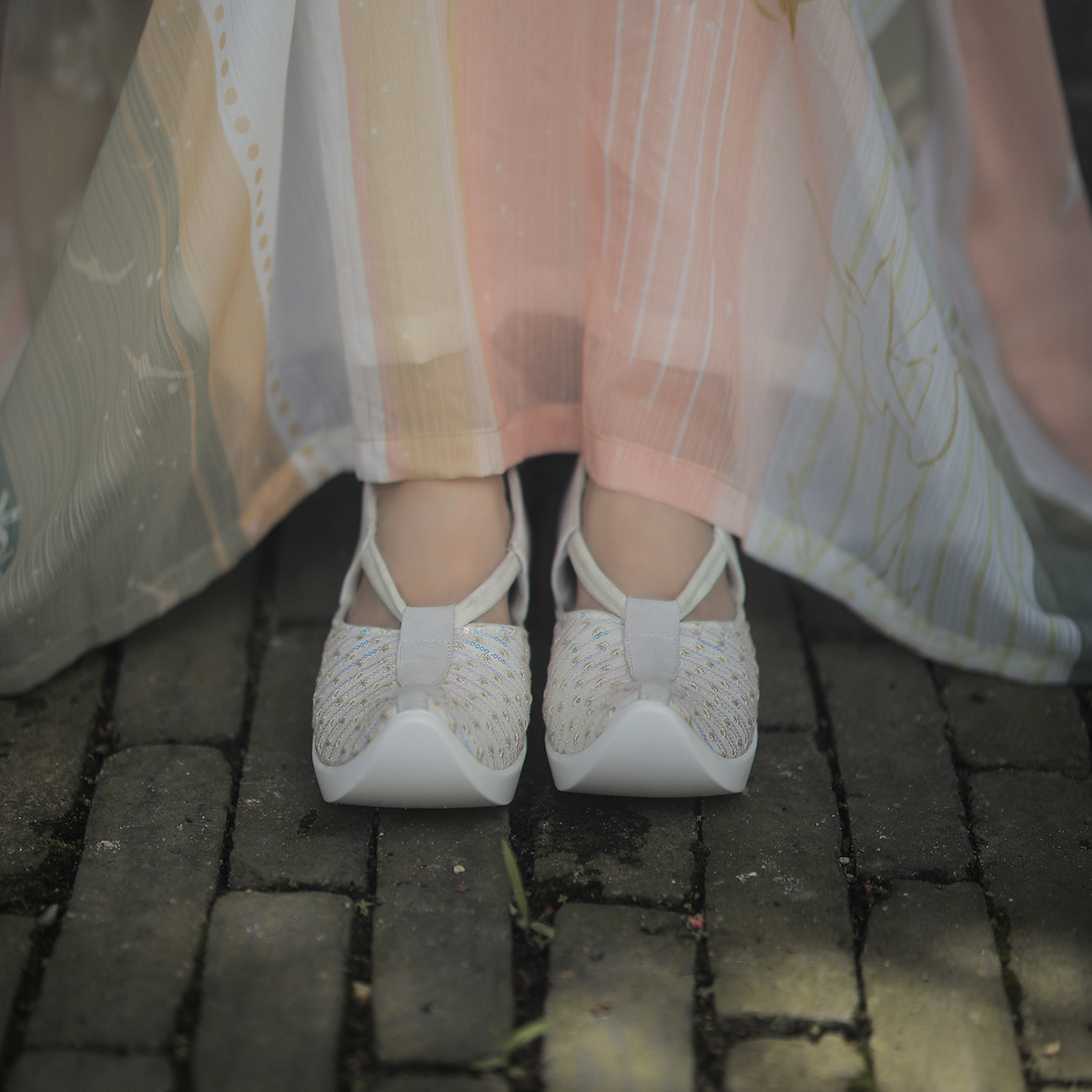 Tang Rehabilitation of Original Shoes Original Fairy Increased Head Knock Shoes Restore Background Shoes