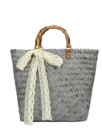 Серый, большого размера (обращайтесь в магазин, чтобы приобрести шелковый шарф)