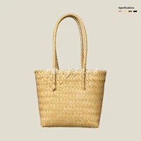 Бежевый, маленький