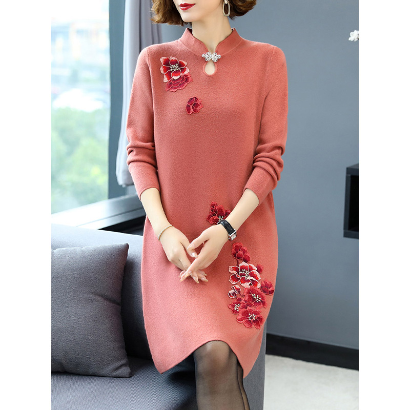 Young mother's winter dress, western style, middle-aged and elderly women's autumn and winter ethnic style middle-aged women's loose sweater thickened