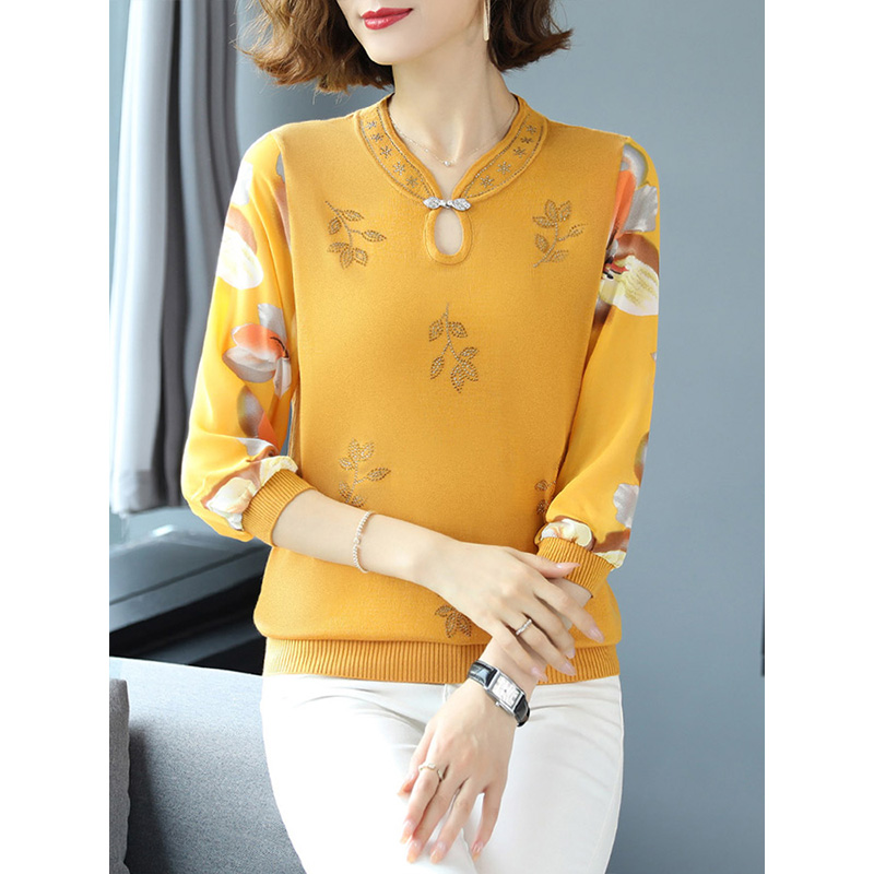 Mother Spring Clothing 2022 New Foreign Pie Middle Aged Woman Spring Autumn Blouse Fashion Long Sleeve T-shirt Beating Bottom Noble Middle Age