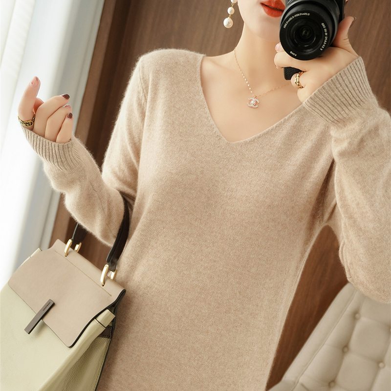 Mid-Length V-Neck Black Bodycon Base Shirt for Women, Autumn and Winter Inner Layer, Slimming Knit Sweater, Spring and Autumn Soft Sweater Dress Mid-Length V-Neck Black Bodycon Base Shirt for Women, Autumn and Winter Inner Layer, Slimming Knit Sweater, Spring and Autumn Soft Sweater Dress