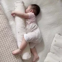 Белый цилиндр с вышивкой звезд и луны, кремово-белый, белые точки