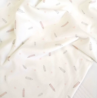 Трикотажный розовый карандаш