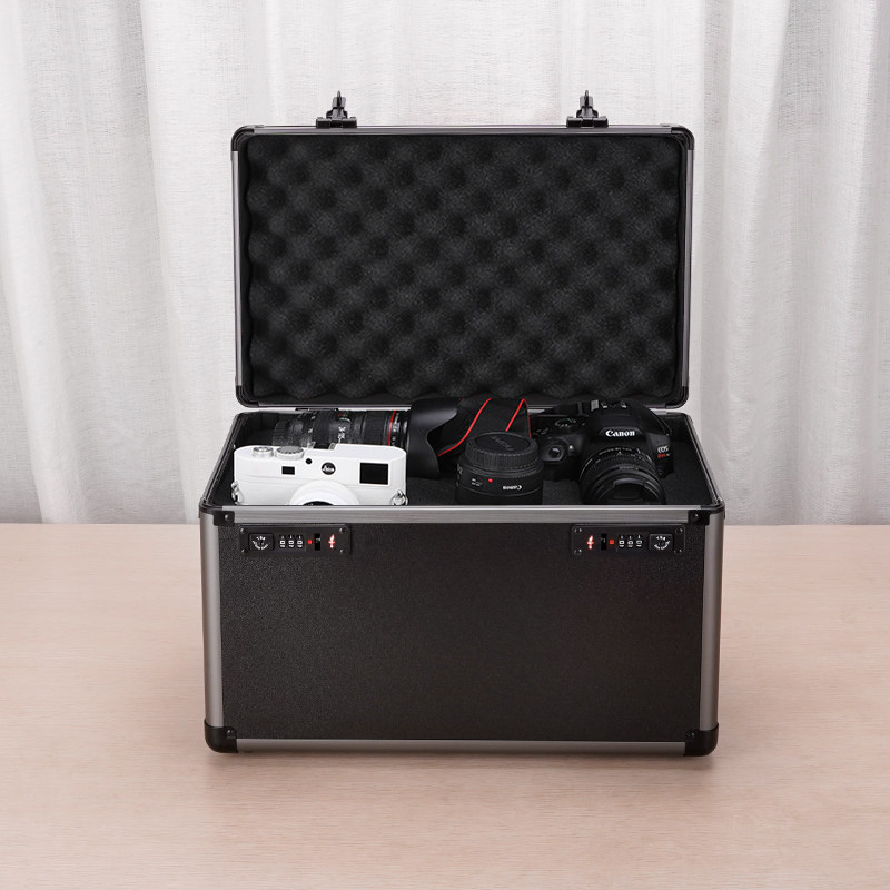 📸 Protect my photographic treasures: a moisture-proof box with a ...