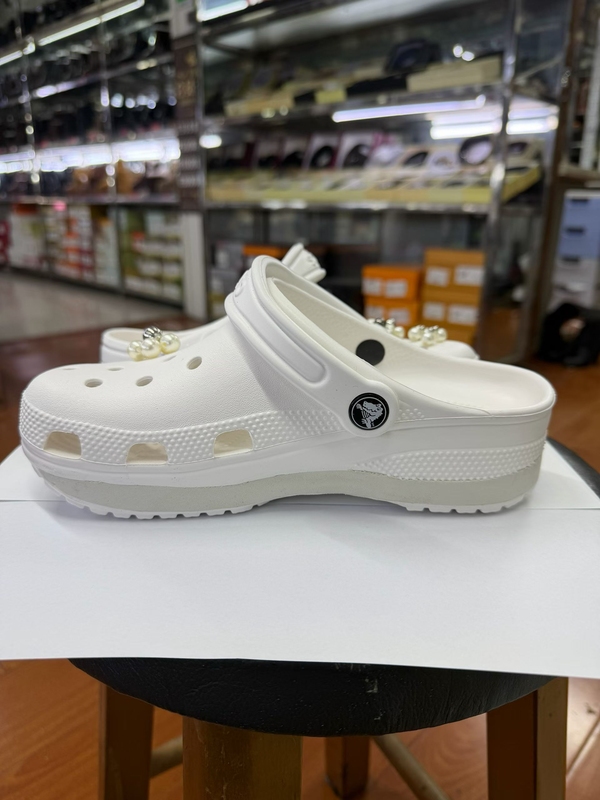 Design of Summer Slippers with One Side Higher and One Side Lower, Special Shoes for People with Uneven Feet, with One Side Elevated