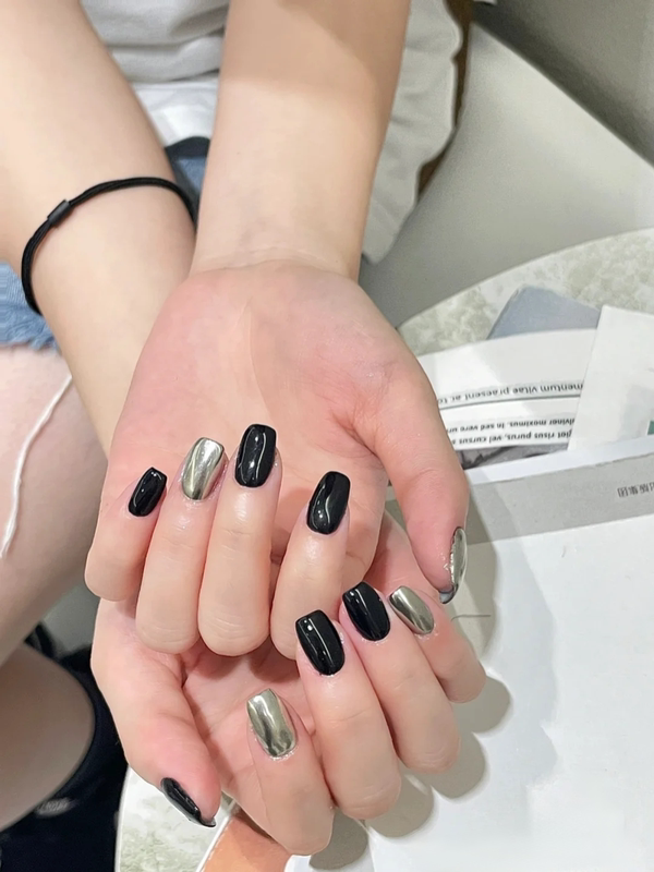 The Same Style of Handmade Wearable Nails, High-End Black Mirror Metallic Silver, Sweet and Cool Style, European and American Nail Art Patches, Finished Product