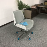 Простые повседневные компьютерные председатели переговоров о переговорах о конференции председатель конференции кожаный офис удобный долгое прооседатель