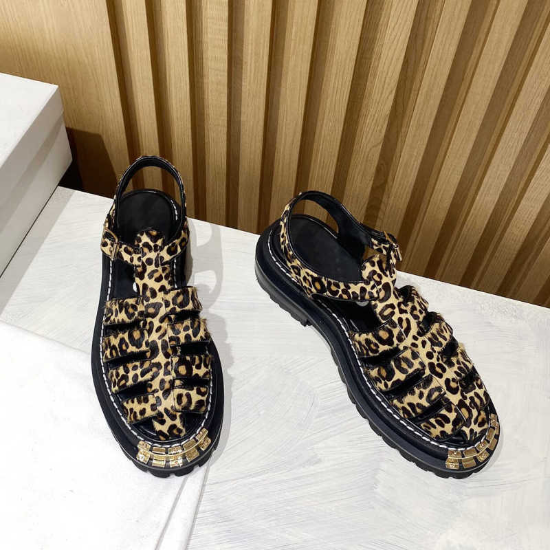 24 New Summer Sandals British Style Large Gold-Toothed Thick-Soled Studded Roman Sandals Genuine Leather Leopard Print Platform Sandals for Women