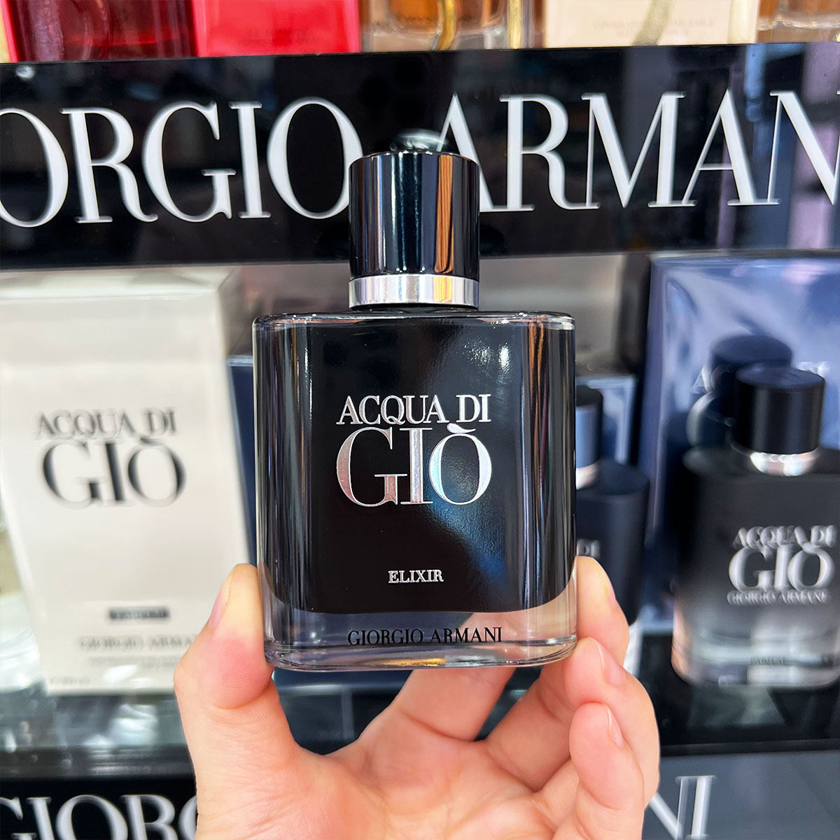 ARMANI 男性用香水 箱付き 让每一次登场都散发绅士魅力：阿玛尼寄情臻萃版男士香精的治愈系香气之
