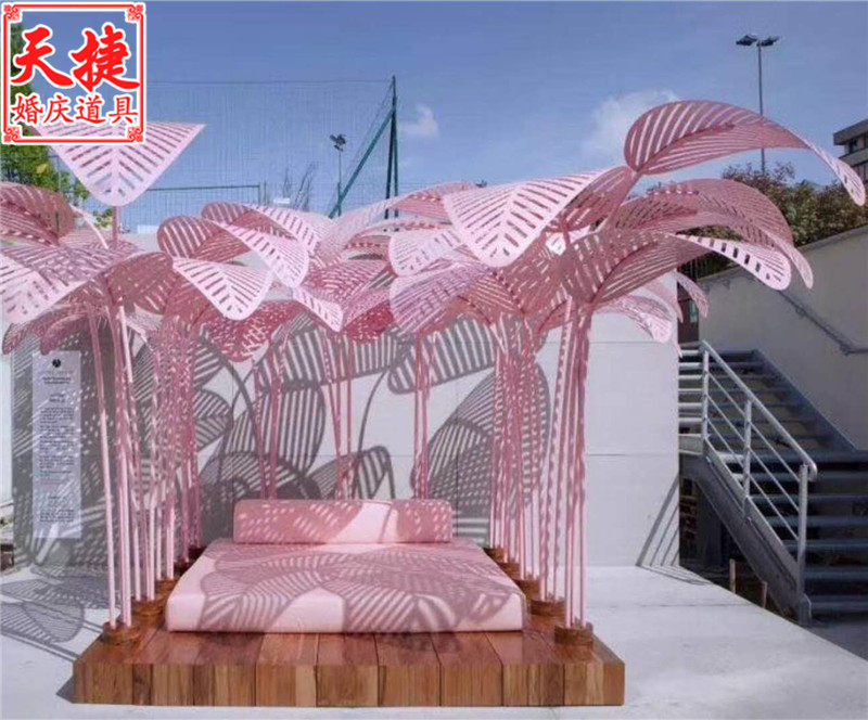 Eternal heart language wedding props banana leaf wedding welcome area decoration decoration table flower decoration iron road guide