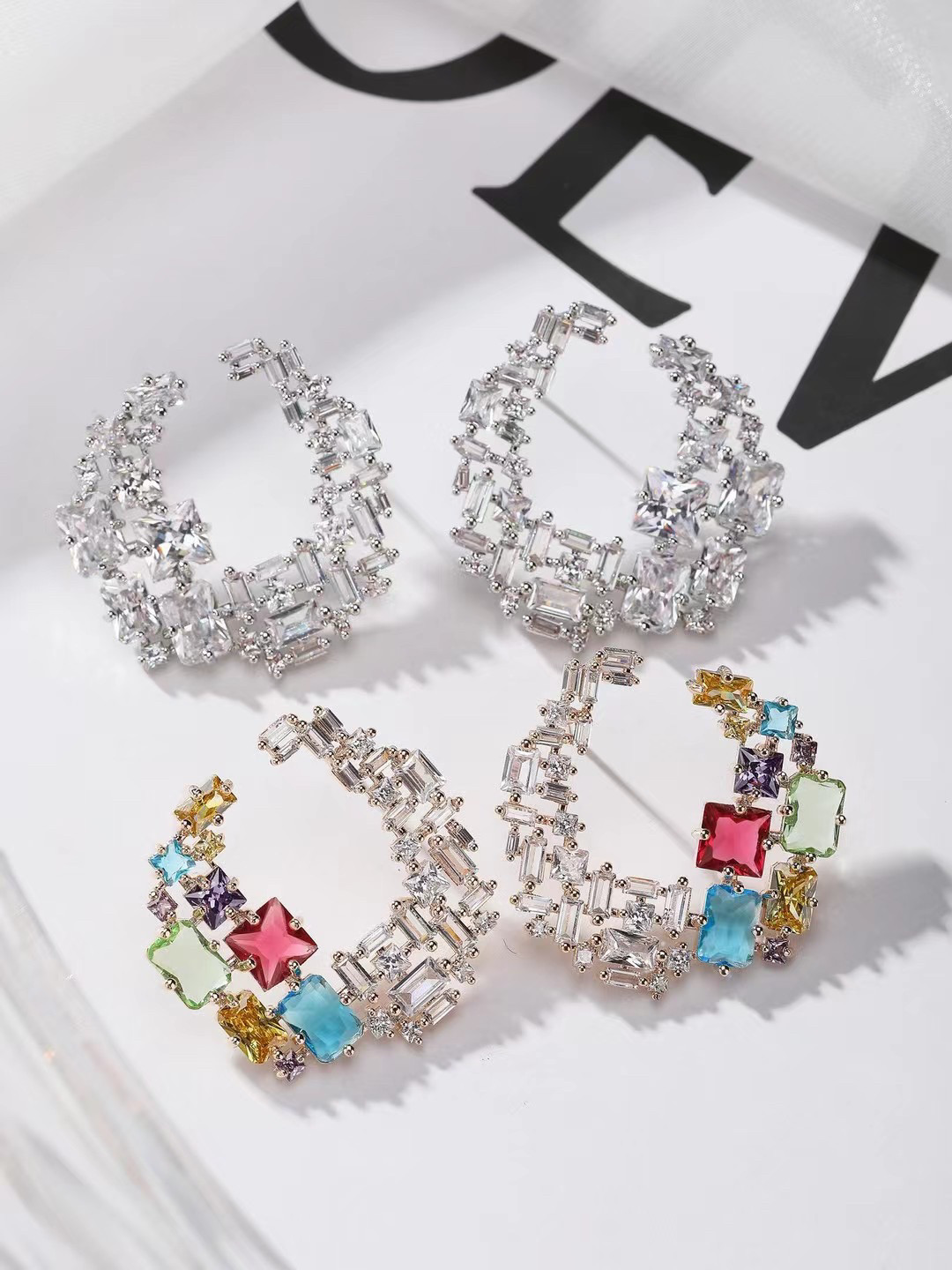 CHICAACC korea百搭小华丽彩钻花环耳环时尚重工明星同款耳钉详情4