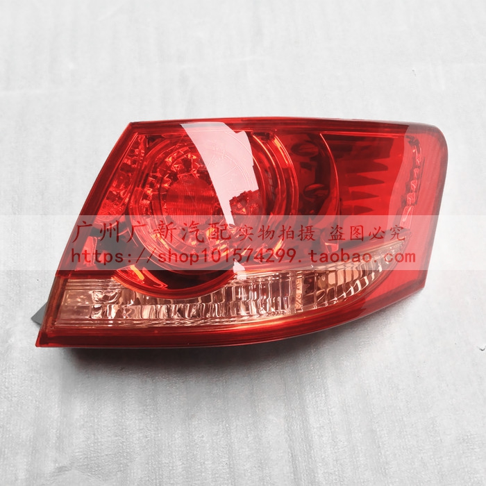 Suitable for 06-08 09-11 Toyota 6th generation CAMRY tail light brake light rear combination light rear tail light