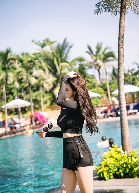 Phiên bản Hàn Quốc của bộ đồ tắm suối nước nóng Hàn Quốc Kem chống nắng quần dài tay nữ xẻ góc phẳng giảm béo áo tắm thể thao