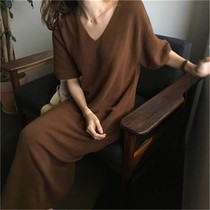 Han Yinqiu Winter's new V-collar jumpsuit dress woman half-sleeved loose knee sweater is super long and lazy to play underwear