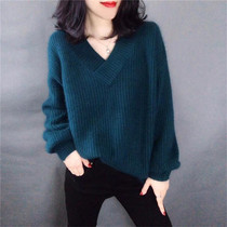 Autumn and winter Korean version of the new V-collar cashmere shirt woman lazy wind sweater loose hoodle knitted and thickened underwear