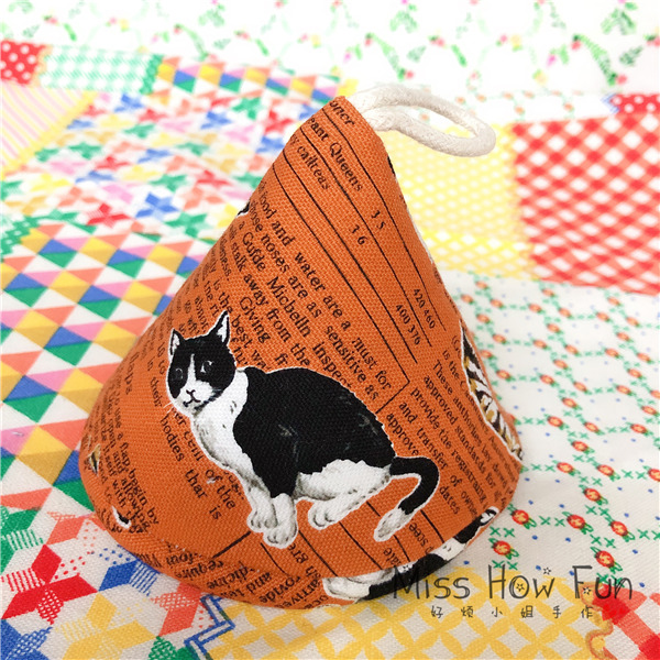 Japanese iron cast pot Enamel pot Casserole Anti-scalding hat type kitchen triangle pot Cap pot Grab ear insulation gloves