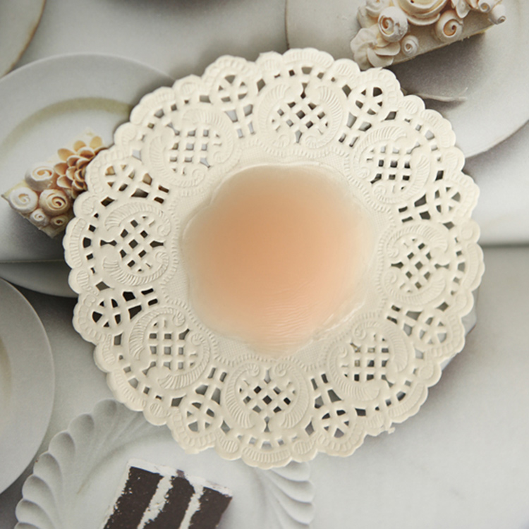 Invisible silicone nipple stickers, small breast stickers, plum blossoms, no trace, bras, underwear, nipple stickers, ladies