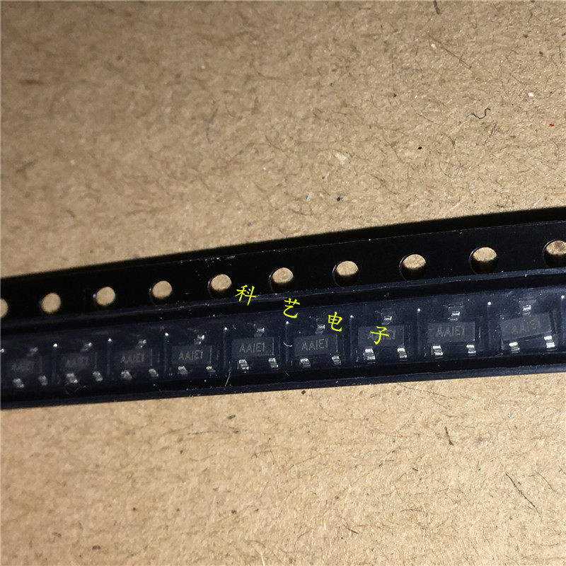 Low level reset IC IMP809LEUR-T IMP809L IMP809L MAX809L MAX809L SOT-23 10 8 yuan