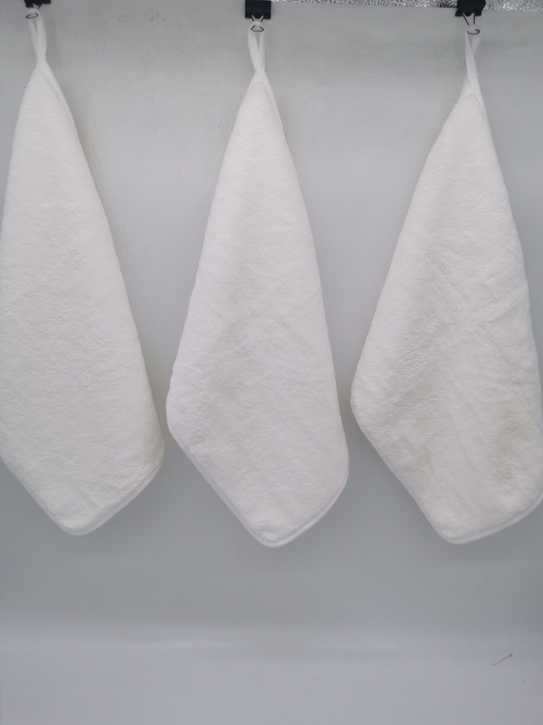 White Coral Fleece Cleaning Cloth for Household Cleaning, Kitchen Dishwashing, and Wiping Tables, Absorbent and Lint-Free