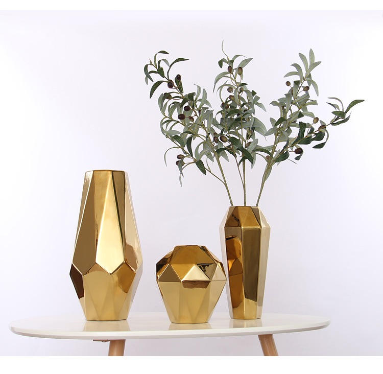 Modern ceramic arts and crafts beautiful European creative living room decoration to the hotel villa furnishing articles TV ark, golden geometry
